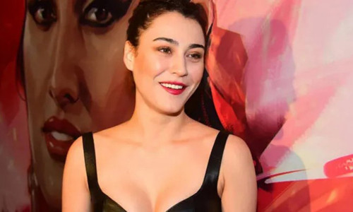Merve Çağıran’ın üstsüz pozları sosyal medyayı salladı