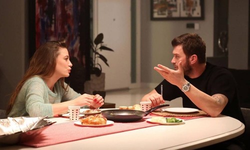 Aile dizisi, 2. sezonuyla 3 Ekim'den itibaren salı akşamları Show TV'de ekranlara gelecek