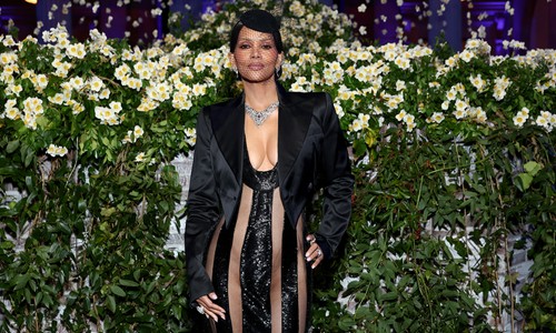 Met Gala'da Halle Berry'nin elbisesini görenlerin ağzı bir karış açık kaldı