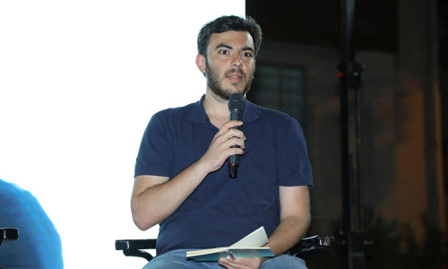 Gözaltındaki gazeteci İsmail Arı'dan mesaj var