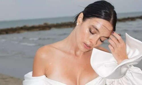 Melis Sezen'den cesur dergi pozları!
