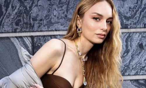 Nilperi Şahinkaya ve Baturalp Bekar’dan peş peşe romantik kareler