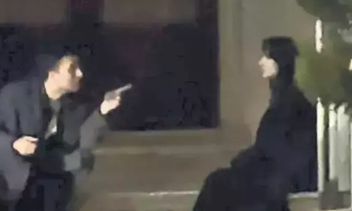 Ünlü çiftin sokak kavgası kamerada: Bıktım senden!