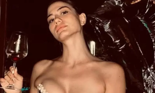 Ünlü oyuncu Demet Özdemir’in yeni pozları gündem oldu