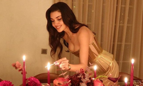 Yeni yıl pozlarında lüks detayıyla gündem oldu: Hande Erçel’in saat fiyatı şoke etti