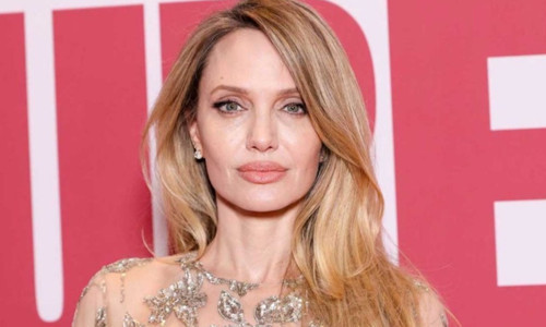 Ünlü oyuncu Angelina Jolie, sosyal ve siyasi atmosfer nedeniyle ABD’den ayrılıyor