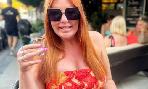 12 yıl sonra estetik kabusu: Göğüs implantı aşağı kaydı