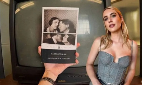 Hollywood yıldızları Kürk Mantolu Madonna’yı keşfetti: Emma Roberts paylaşımıyla gündemde