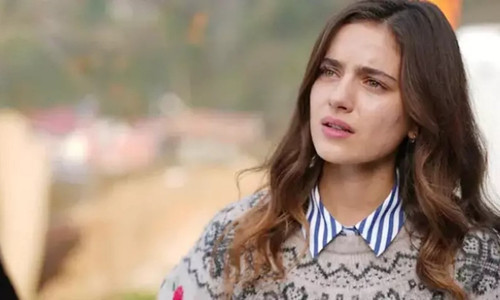 Ava Yaman’ın makyajsız ve dağınık saçlı görünümü gündem oldu