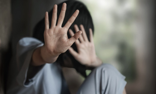 Genç kadını zorla inşaata götürüp tecavüz ettiler