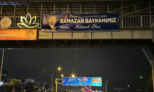 Ekrem İmamoğlu'nun, bayram kutlaması afişleri Trabzon'da kaldırıldı