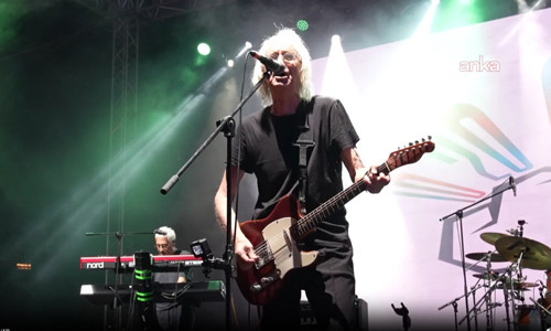 Yaşamaya Mecbursun... Bulutsuzluk Özlemi'nin 40 yıllık müzik yolculuğu beyaz perdede