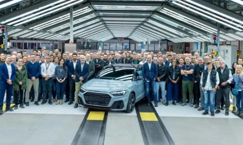 Audi’den sürpriz karar: Audi A1 ve Audi Q2 üretimden kalkıyor