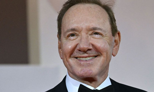 Evsizim demişti… Kevin Spacey beyaz perdeye dönüyor