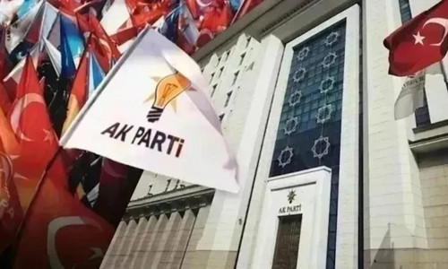 Borç pankartıyla gündem olan başkan için yeni iddia: AK Parti’ye mi geçiyor?