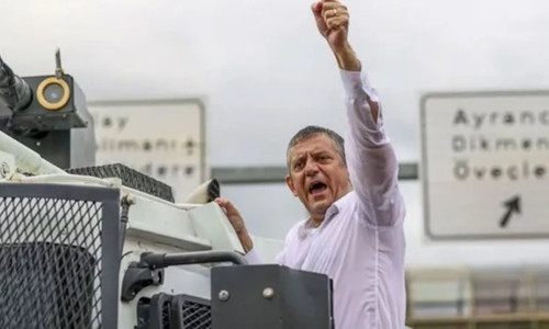 Metropoll anketi: Özgür Özel yeni bir parti kurarsa CHP seçmeni kimi seçecek?