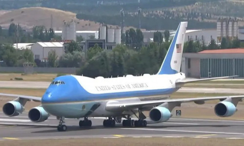 ABD Başkanı Trump'ı taşıyan uçak Ankara'ya indi