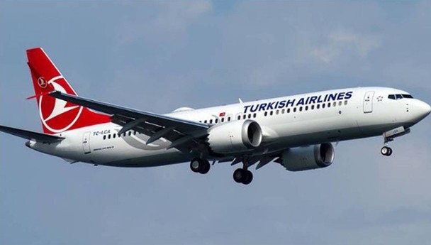 Uçuş sırasında namaz kılmak riskli diyen pilot THY'den atıldı