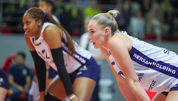 Kadınlar Voleybolda Fenerbahçe Medicana Vakıfbank'ı ezdi geçti
