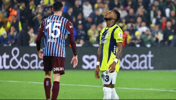 Fenerbahçe'de çarpıcı iddia: 2 futbolcudan bir gazeteciye maçtan önce Seçim nasıl gidiyor
