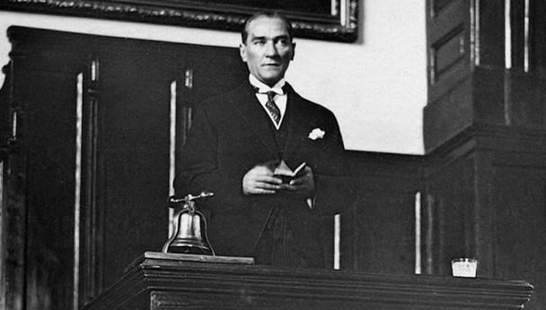 Atatürk'e sarhoş, kadın düşkünü diyen öğretmen beraat etti