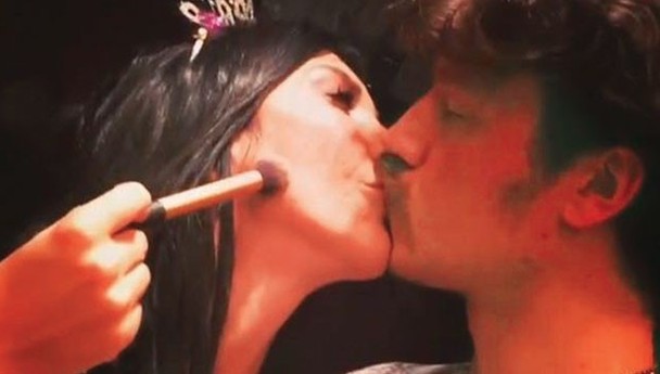 Hande Yener'den şok sözler