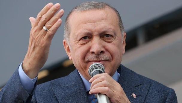 Erdoğan'dan Ayasofya cami olsun diyenlere tarihi ayar: Önce Sultanahmet'i doldurun da..