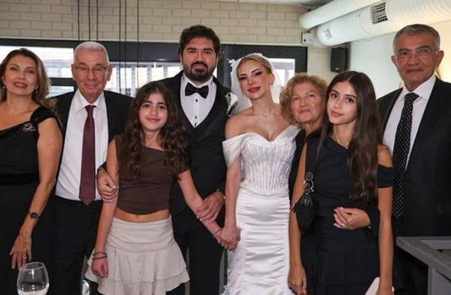 Nagehan Alçı’dan Rasim Ozan’a sürpriz tebrik: Mutluluklar dilerim