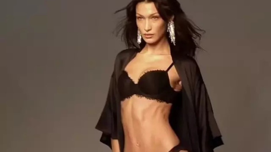 Model Bella Hadid, Victoria's Secret İçin İç Çamaşırlarıyla Poz Verdi