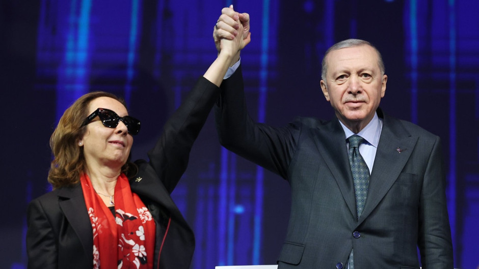 Serap Yazıcı 2 yıl önceki röportajda Erdoğan'a yol göstermiş: 24 vekil transfer ederse...