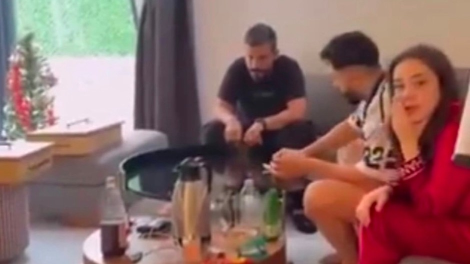 Dilan Polat ve Engin Polat'ın 77 milyon TL'lik lüks araçları satışa çıkmıştı! Sürpriz karar...