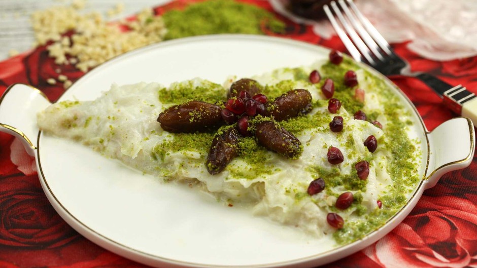 Güllaçı iftardan 1 ya da 2 saat sonra tüketin! Diyetisyenden flaş uyarı: işte Hurmalı Güllaç tarifi