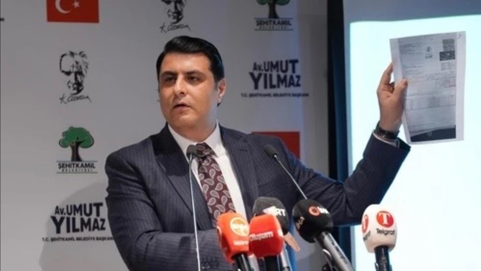 CHP’li Başkan Umut Yılmaz zehir zemberek sözlerle istifa etti: Kumpaslara direndim artık yeter