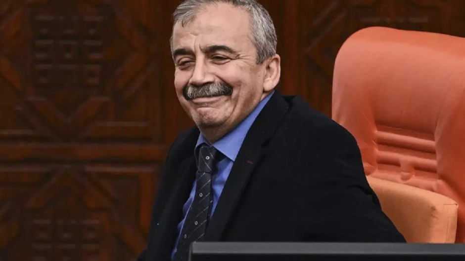 Sırrı Süreyya Önder'in cenaze programı: Tören öncesi Gezi Parkı bariyerle kapatıldı