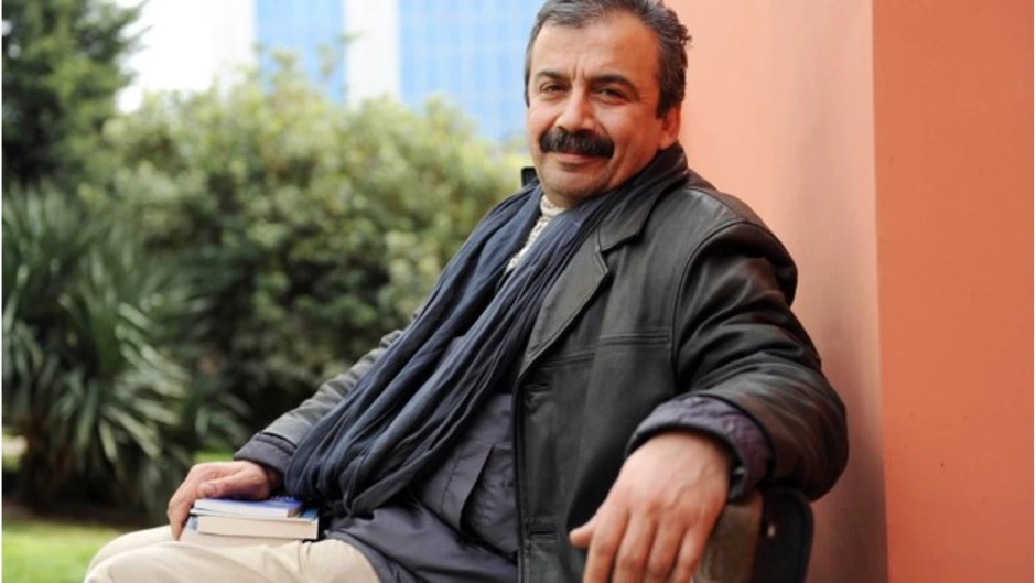 Siyasetçi, ödüllü yönetmen, senarist, oyuncu: Sırrı Süreyya Önder'in 62 yıla sığdırdığı hayatı...
