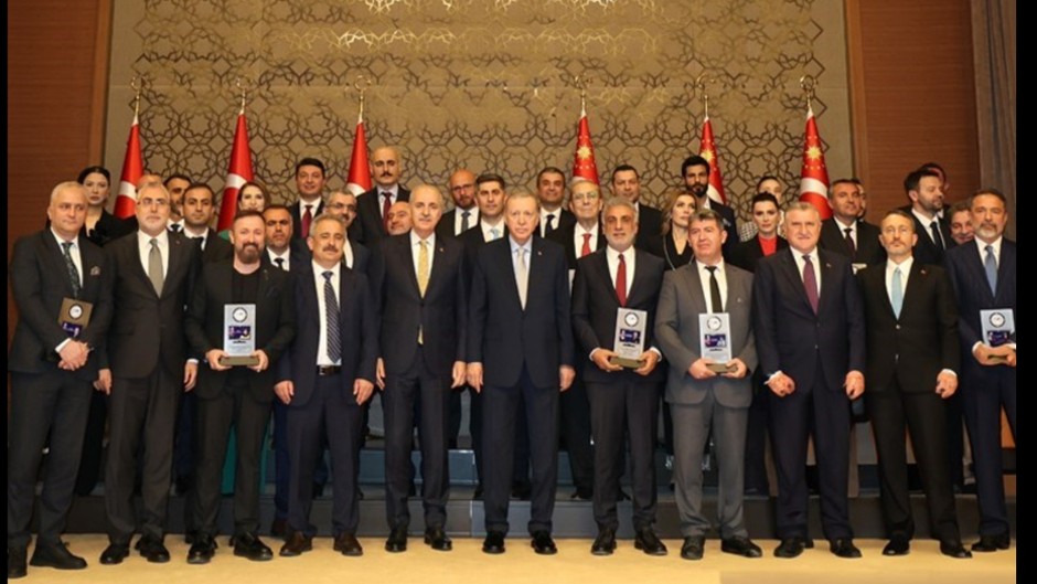 Erdoğan'dan tetikçi yandaş Akit'e en iyi haber sitesi ödülü