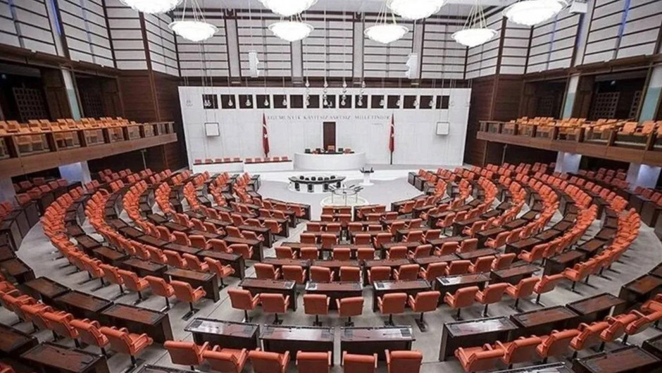 Meclis'te zehirlenme şüphesi: 100'den fazla vekil ve personel hastaneye başvurdu!