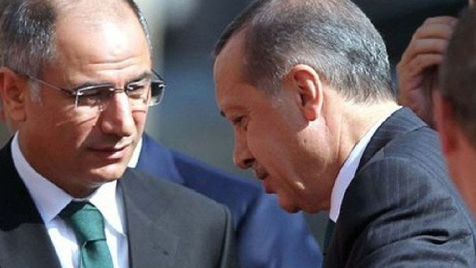Erdoğan 17-25 Aralık olayında odasında eşyalarını toplamaya başlamış, Efkan Ala engel olmuş