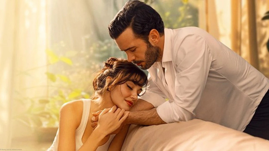 Hande Erçel'e Barış Arduç ile çektiği ateşli sahnelere gelen tepkiler soruldu! Linçlere üzülseydik…