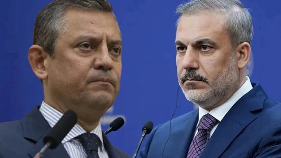 Özgür Özel'den Hakan Fidan'a sert tepki: Kurtlar Vadisi'nden umut besleyen papucumun atanmışı
