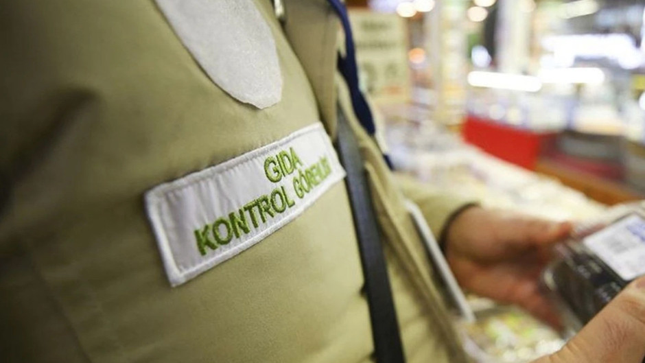 İsmini değiştirip satışa devam eden firmanın ürünlerinden yine domuz eti çıktı