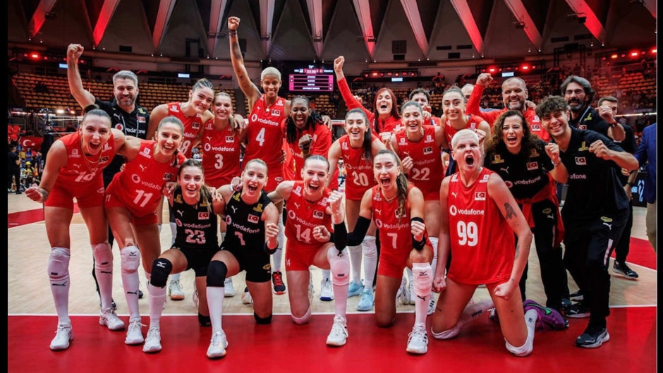Kadın Voleybol Milli Takımımız Japonya’yı da devirdi: Finaldeyiz