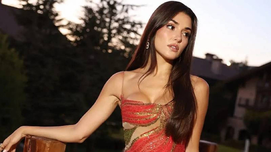 Ünlü Grazia dergisine kapak olan ilk Türk kızı Hande Erçel oldu