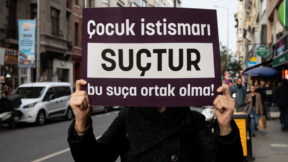 Erkek öğrencilerine tacizden yargılanan Din dersi öğretmeninden çocukların rızası vardı iğrençliği