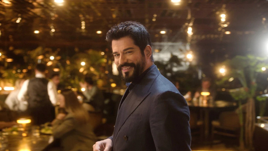 Burak Özçivit Rusya'da kral ilan edildi, 20 milyon aldı