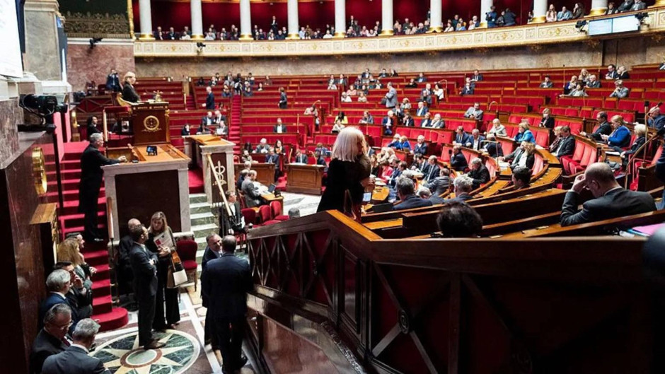 Fransa, evlilikte cinsel ilişkiyi zorunluluk olmaktan çıkardı