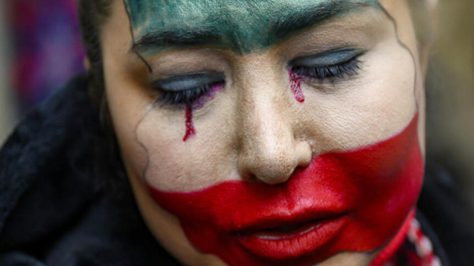 İranlıların Zor Seçimi: Savaş ya da Tiranlık...