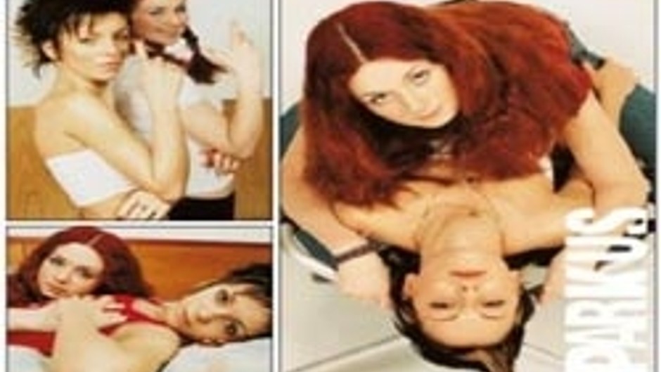 Bu kızlar çıldırmış olmalı!!! Rus T.A.T.U. grubu herkesi nasıl...