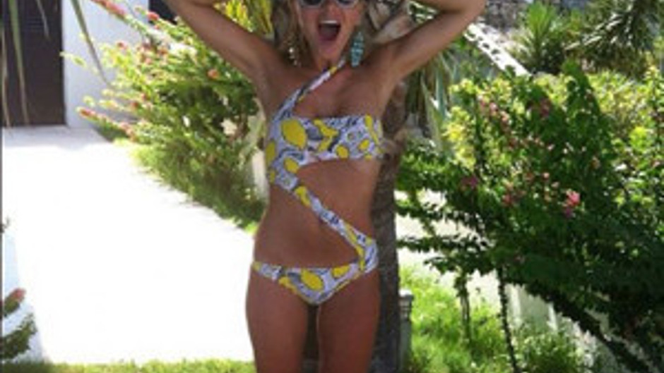 Hadise'nin o pozları Cicişleri kızdırdı!