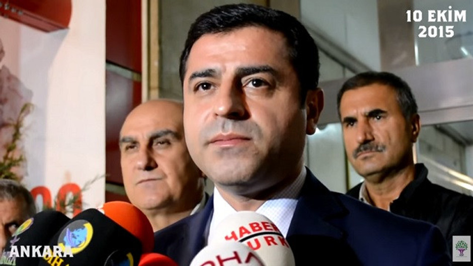 Davutoğlu bize parmak sallamak haddine değil!